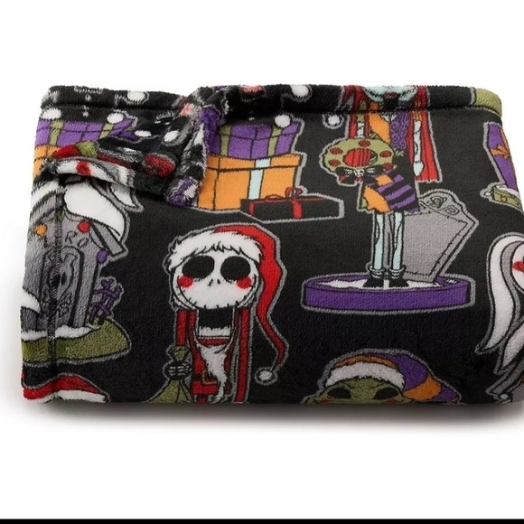 NBc Nightmare before Christmas disney big plush throw 5ftx6ft nwt - Picture 3 of 4